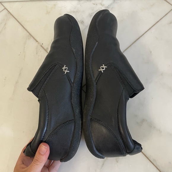 Kuru, 8.5, Kivi, men’s black leather slip on comfort flat walking shoe main image 3
